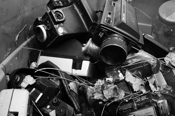 Camera Grave